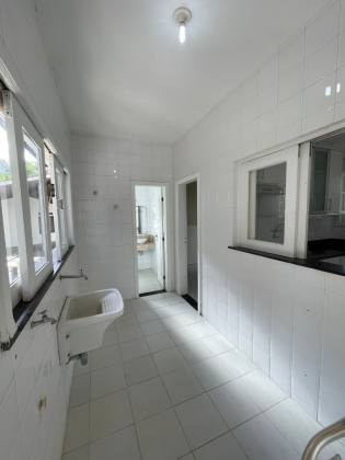 Casa de Condomínio Para Vender com 4 quartos 1 suítes no bairro Vilas do Atlântico em Lauro De Freitas