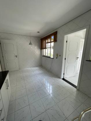 Casa de Condomínio Para Vender com 4 quartos 1 suítes no bairro Vilas do Atlântico em Lauro De Freitas