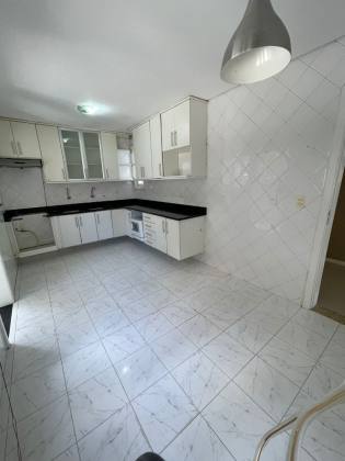 Casa de Condomínio Para Vender com 4 quartos 1 suítes no bairro Vilas do Atlântico em Lauro De Freitas