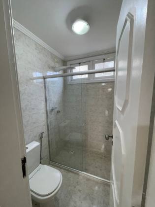 Casa de Condomínio Para Vender com 4 quartos 1 suítes no bairro Vilas do Atlântico em Lauro De Freitas