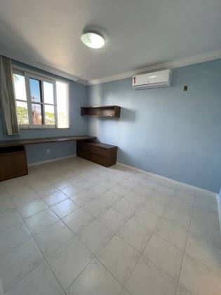 Casa de Condomínio Para Vender com 4 quartos 1 suítes no bairro Vilas do Atlântico em Lauro De Freitas