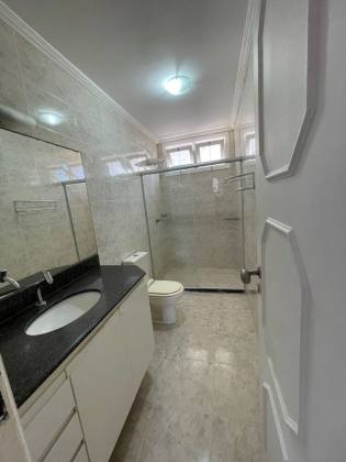 Casa de Condomínio Para Vender com 4 quartos 1 suítes no bairro Vilas do Atlântico em Lauro De Freitas