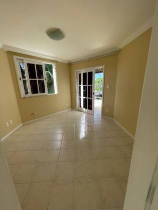 Casa de Condomínio Para Vender com 4 quartos 1 suítes no bairro Vilas do Atlântico em Lauro De Freitas