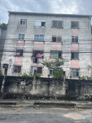 Apartamento Para Vender com 2 quartos no bairro Vale dos Lagos em Salvador