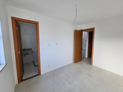 Apartamento Para Vender com 2 quartos 1 suíte no bairro Guarajuba em Camaçari