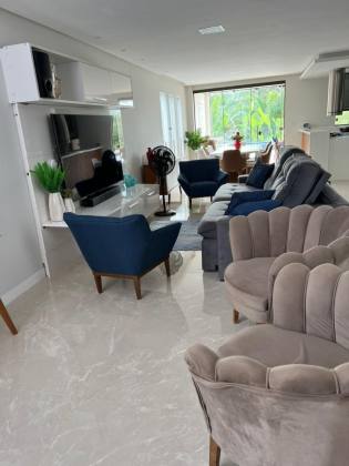 Casa de Condomínio Para Vender com 5 quartos 5 suítes no bairro Portão em Lauro De Freitas