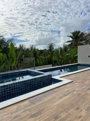 Casa de Condomínio Para Vender com 5 quartos 5 suítes no bairro Portão em Lauro De Freitas