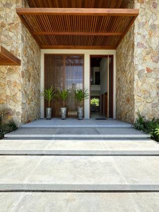 Casa de Condomínio Para Vender com 5 quartos 5 suítes no bairro Praia do Forte em Mata De São João