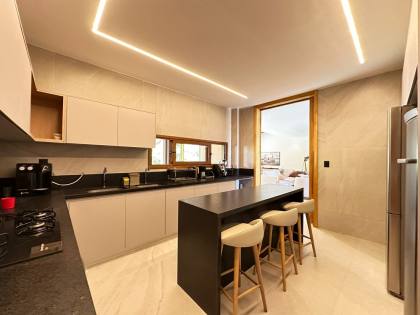 Casa de Condomínio Para Vender com 5 quartos 5 suítes no bairro Praia do Forte em Mata De São João