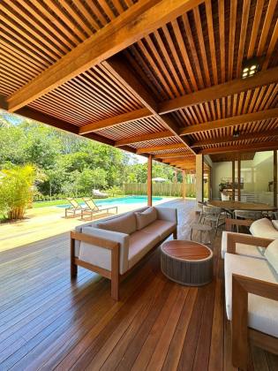 Casa de Condomínio Para Vender com 5 quartos 5 suítes no bairro Praia do Forte em Mata De São João