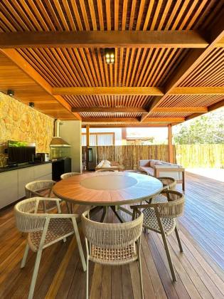 Casa de Condomínio Para Vender com 5 quartos 5 suítes no bairro Praia do Forte em Mata De São João