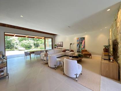 Casa de Condomínio Para Vender com 5 quartos 5 suítes no bairro Praia do Forte em Mata De São João