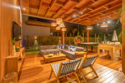 Casa de Condomínio Para Vender com 5 quartos 5 suítes no bairro Praia do Forte em Mata De São João