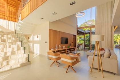 Casa de Condomínio Para Vender com 5 quartos 5 suítes no bairro Praia do Forte em Mata De São João