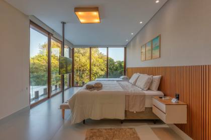 Casa de Condomínio Para Vender com 5 quartos 5 suítes no bairro Praia do Forte em Mata De São João