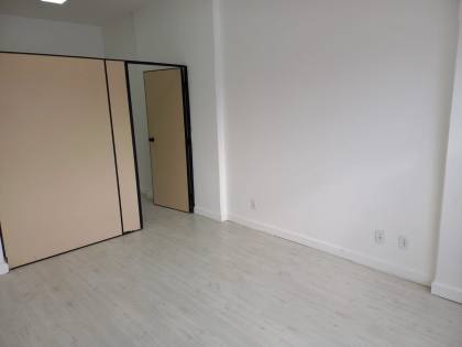 Sala Comercial Para Vender no bairro Parque Bela Vista em Salvador