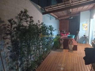 Casa 04 quartos com 03 suítes em Buraquinho