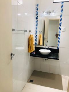 Apartamento 3 Quartos na Barra – Reformado e a Poucos Metros da Praia!