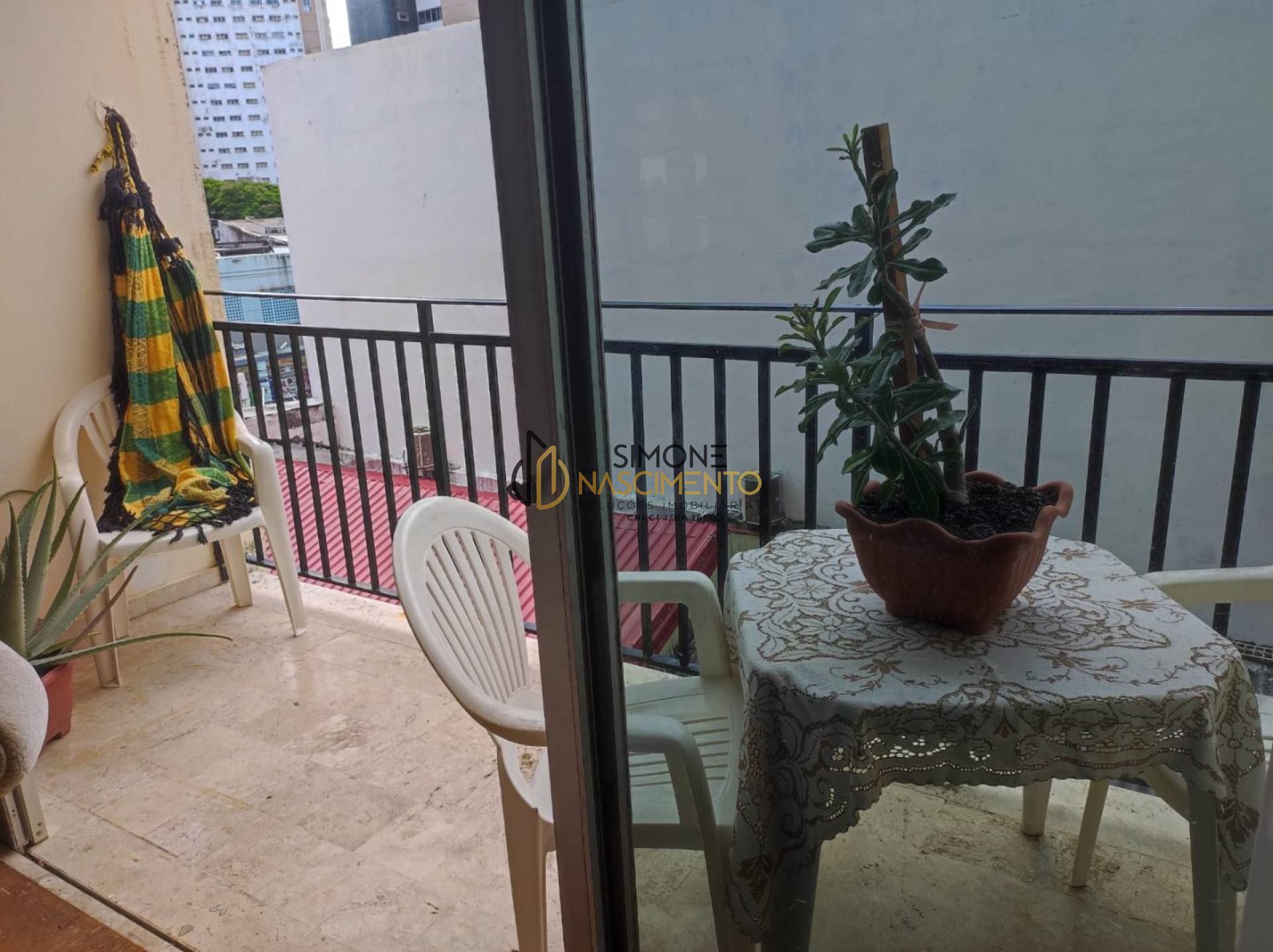 Apartamento 4 / 4 + Dependência e 1 suíte Graça em Salvador