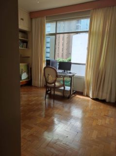 Apartamento 4 / 4 + Dependência e 1 suíte Graça em Salvador