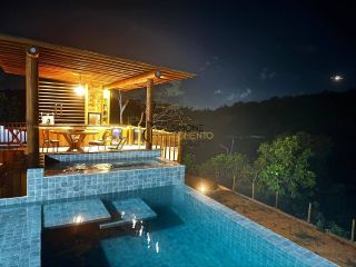 Casa de Condomínio Fazenda Real  Para Vender com 4 quartos 01 suítes no bairro  em Simões Filho