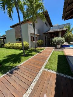Casa de Condomínio 5 /4 e 2 suítes Barra do Jacuípe em Camaçari