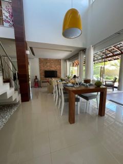 Casa de Condomínio 5 /4 e 2 suítes Barra do Jacuípe em Camaçari