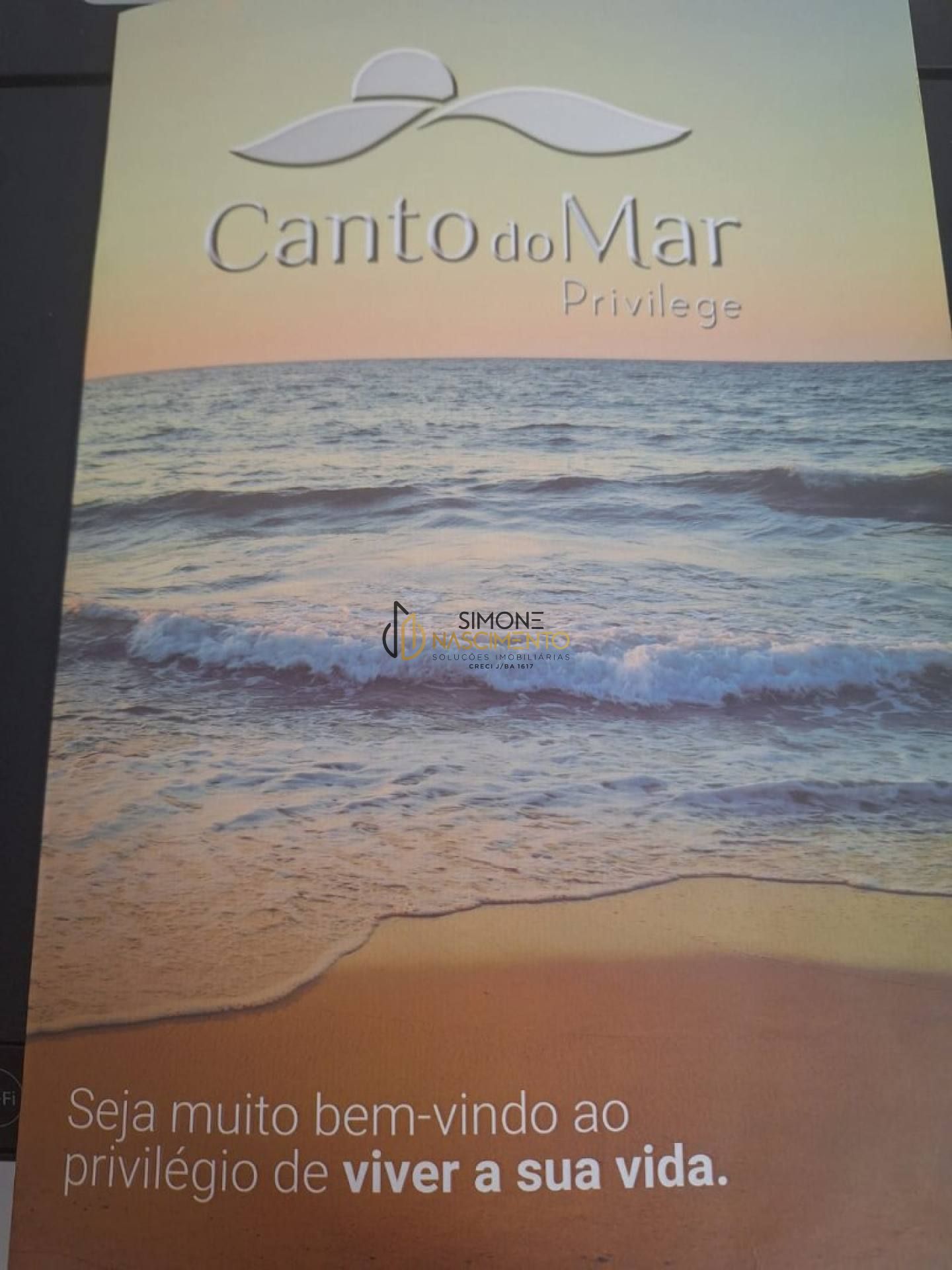 Terreno em condomínio alto padrão, nascente.