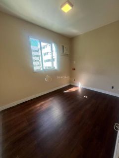 APARTAMENTO 2 QUARTOS COM SUÍTE E VARANDA EM LAURO DE FREITAS