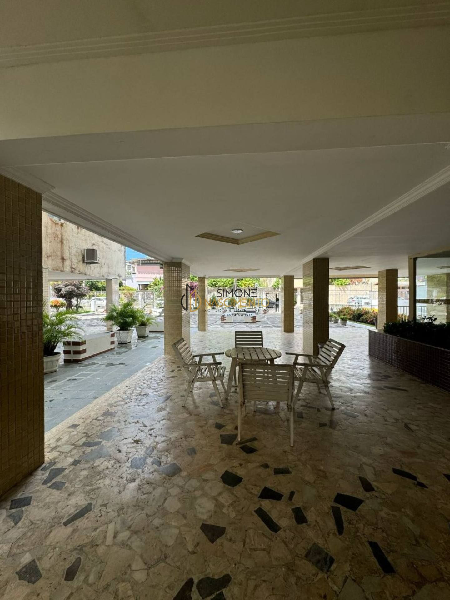 Apartamento 1/4 com varanda e garagem – Brotas – Nascente – Quitado e escriturado