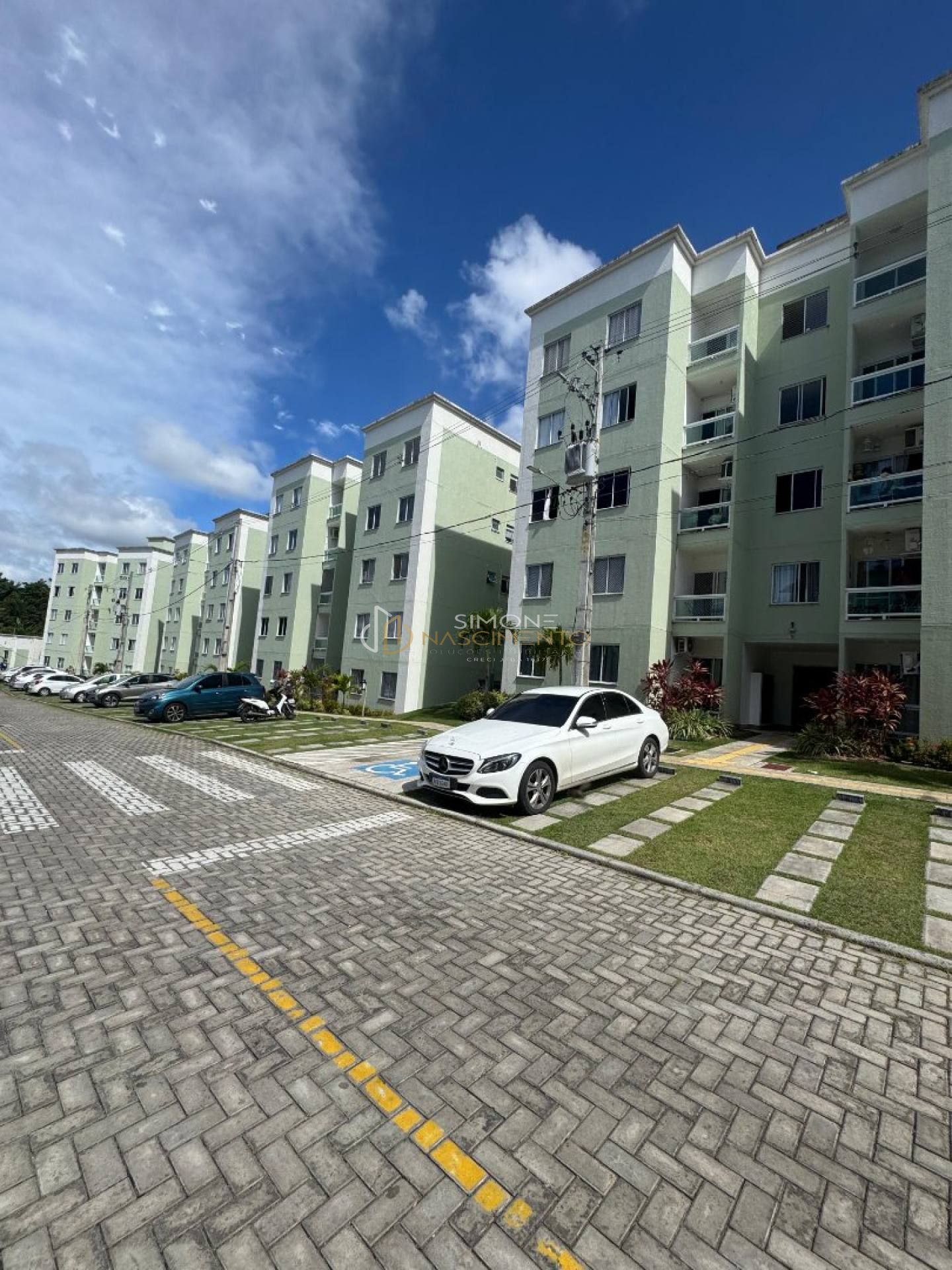 Apartamento Para Vender com 3 quartos 1 suítes no bairro Ipitanga em Lauro De Freitas