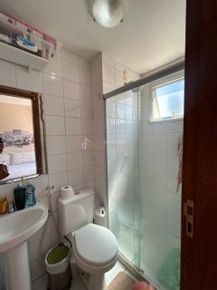Apartamento 2 /4 e 1 suíte Imbuí