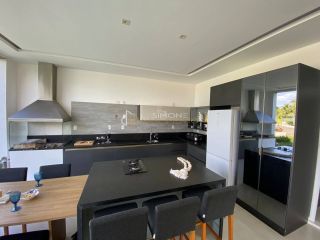 Casa de Condomínio 5/4 e 4 suítes Guarajuba