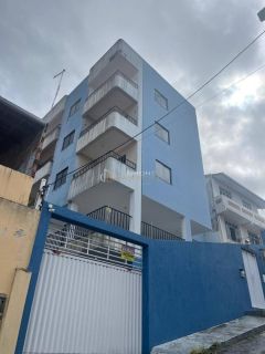 Cobertura 2/4 e 1 suítes  Itapuã