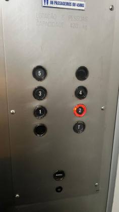 Apartamento 2 /4 e 1 suíte Jardim Armação