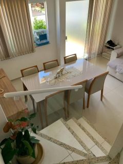 LINDA CASA EM CONDOMÍNIO FECHADO