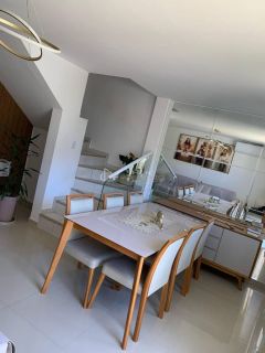 LINDA CASA EM CONDOMÍNIO FECHADO