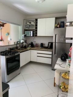 LINDA CASA EM CONDOMÍNIO FECHADO