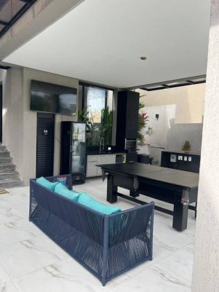 Casa de Condomínio Para Vender com 4 quartos 4 suítes no bairro Alphaville II em Salvador
