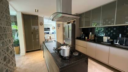 Casa de Condomínio Para Alugar com 4 quartos 4 suítes no bairro Alphaville II em Salvador