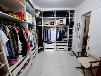 Casa de Condomínio Para Vender com 5 quartos 3 suítes no bairro Alphaville II em Salvador