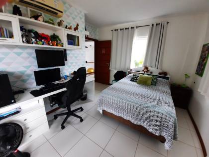 Casa de Condomínio Para Vender com 5 quartos 3 suítes no bairro Alphaville II em Salvador