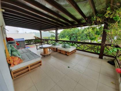 Casa de Condomínio Para Vender com 5 quartos 3 suítes no bairro Alphaville II em Salvador