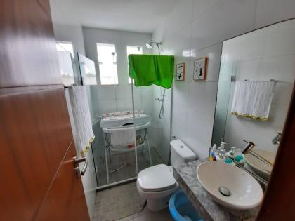 Casa de Condomínio Para Vender com 5 quartos 3 suítes no bairro Alphaville II em Salvador