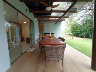 Casa de Condomínio 3/4 e 2 suítes  Praia do Forte