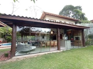 Casa de Condomínio Para Alugar com 4 quartos 4 suítes no bairro Praia do Forte em Mata De São João