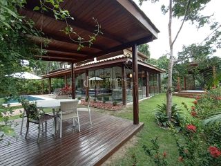 Casa de Condomínio Para Alugar com 4 quartos 4 suítes no bairro Praia do Forte em Mata De São João