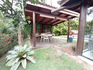 Casa de Condomínio Para Alugar com 4 quartos 4 suítes no bairro Praia do Forte em Mata De São João
