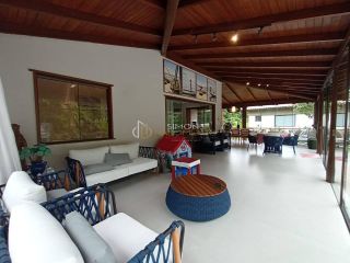 Casa de Condomínio Para Alugar com 4 quartos 4 suítes no bairro Praia do Forte em Mata De São João