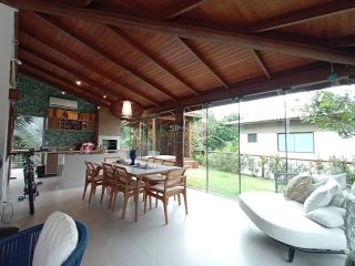 Casa de Condomínio Para Alugar com 4 quartos 4 suítes no bairro Praia do Forte em Mata De São João